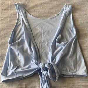 Lulu tie up crop tank!